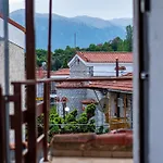 Oiti Mountain Vakantiehuis Pavliani